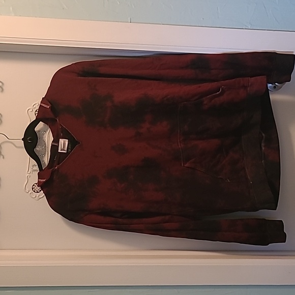 Red and black hoodie - Picture 1 of 3